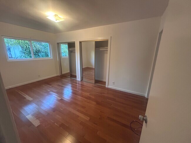 Foto del edificio - 8138 Pershing Dr