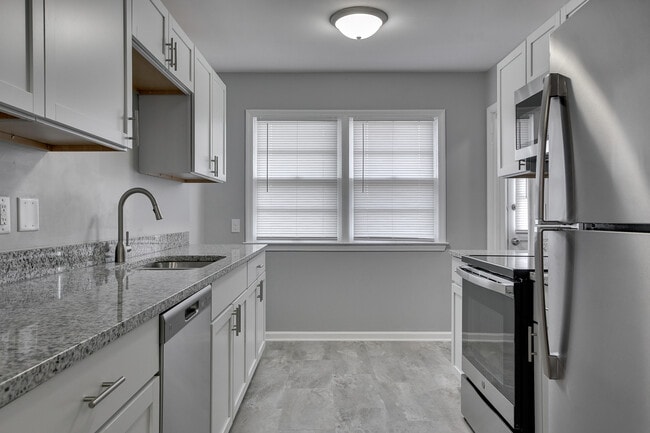 Foto del edificio - 2110 S 50th St