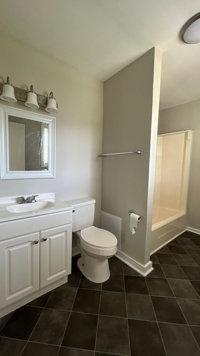 Foto del edificio - 5949 Rawles Ave