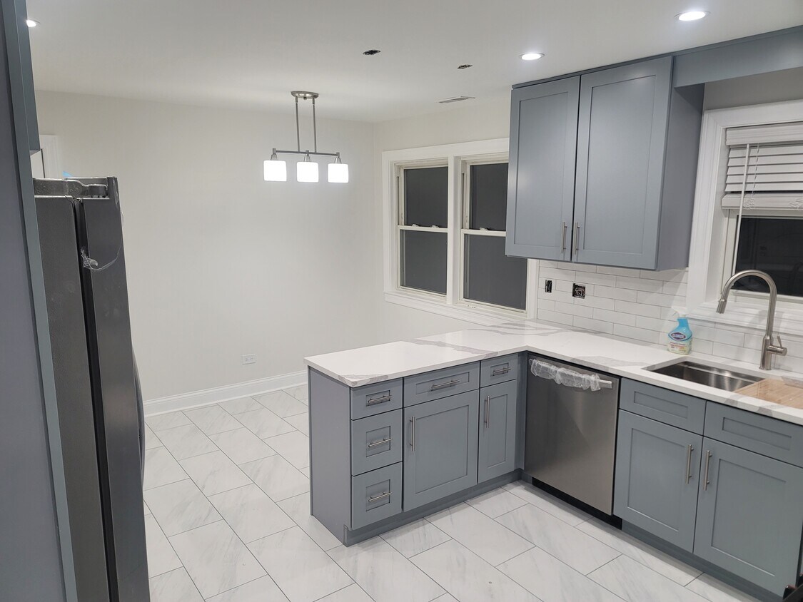 Foto principal - 2926 W Berwyn Ave