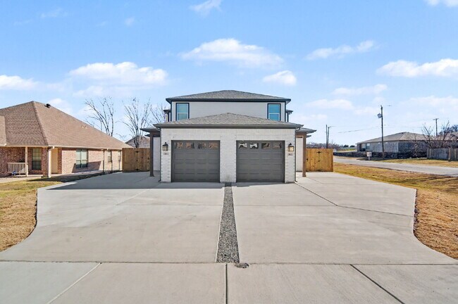 Foto del edificio - Comfortable Home for Rent in Established Fort Worth Neighborhood