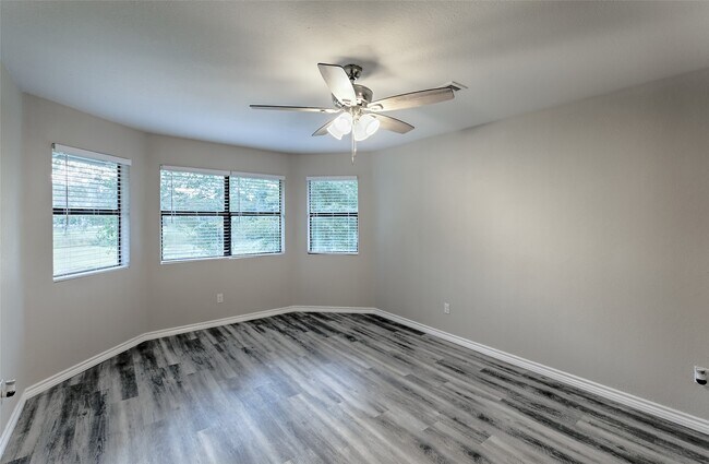 Foto del edificio - 22311 Warwick Glen Dr