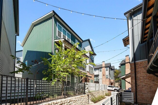 Foto del edificio - 3809 Valley View Rd