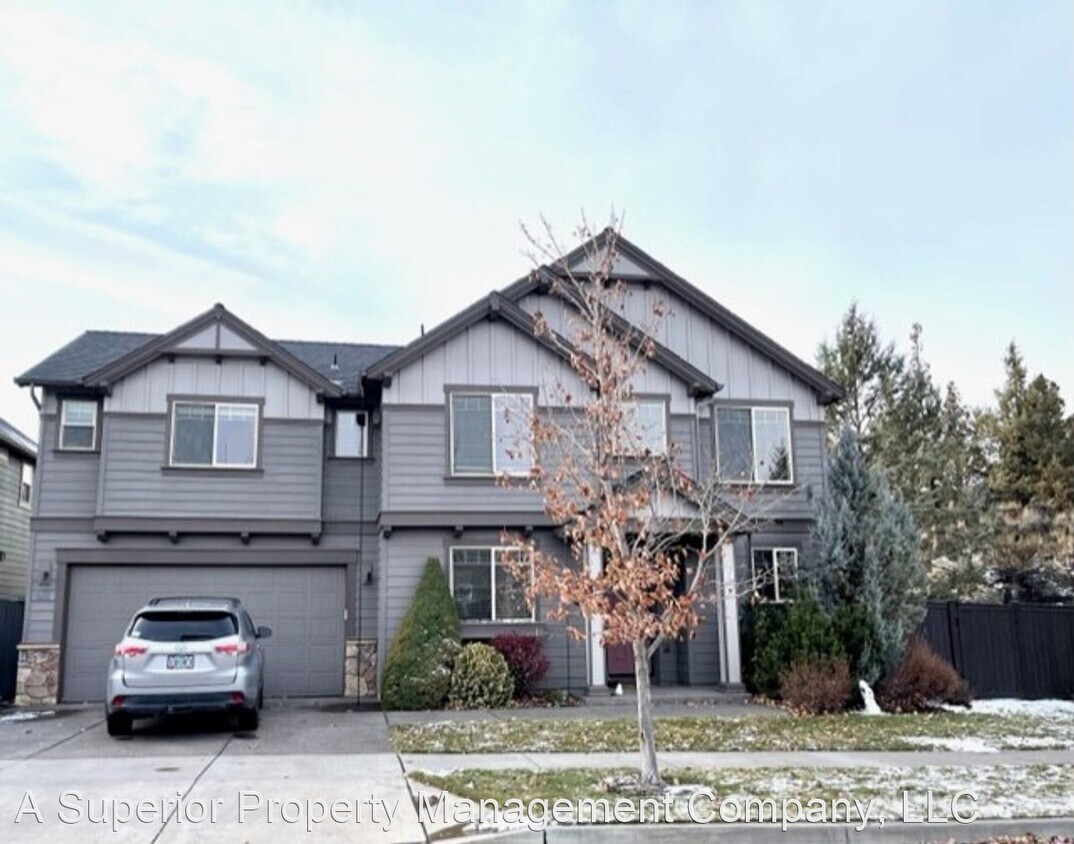 3 br, 2.5 bath House 63113 Dakota Dr. House Rental in Bend, OR