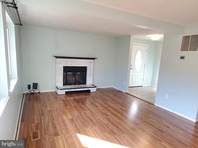 Foto del edificio - 5813 Oak Ladder Ct