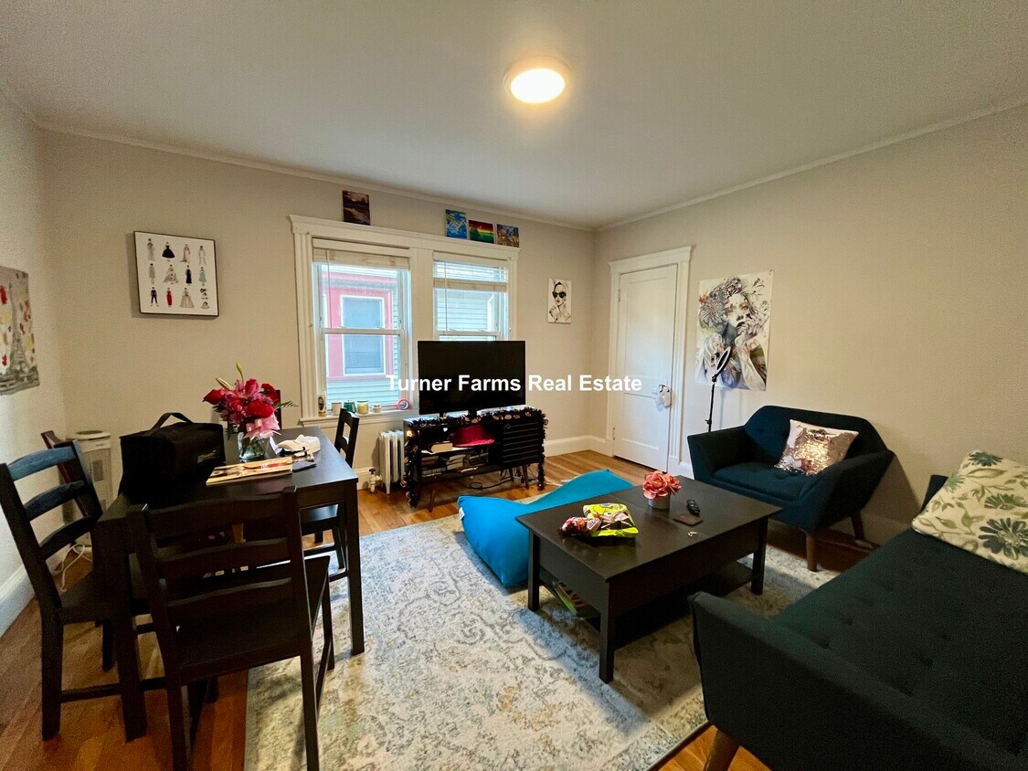 Foto principal - 120 Hillside St