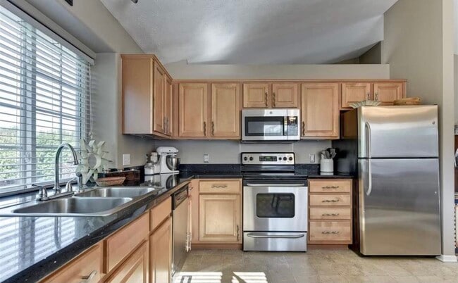 Building Photo - 4219 N 172nd Ave