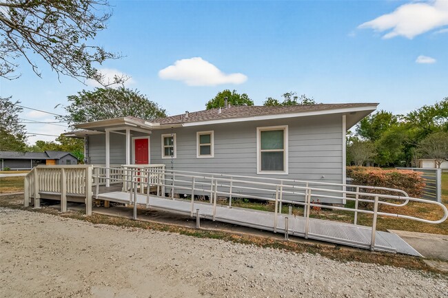 Building Photo - 6928 Apache St