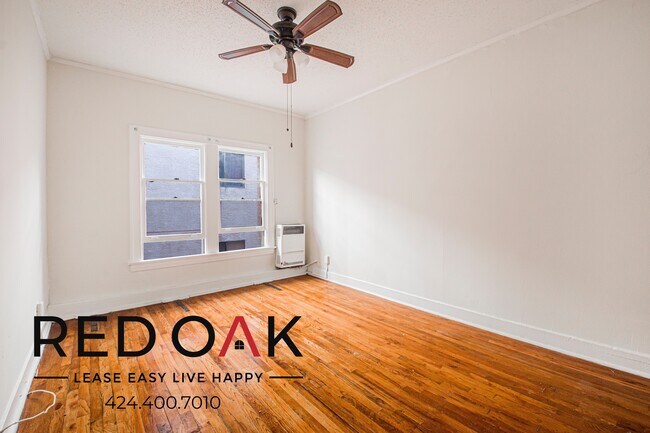 Foto del edificio - 447 S Grand View St