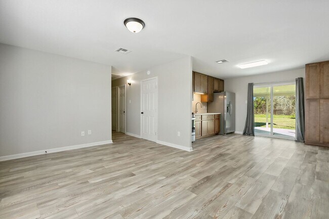 Building Photo - 348 Gerrie Ct