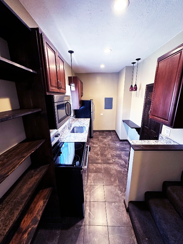 Building Photo - 528 29th St