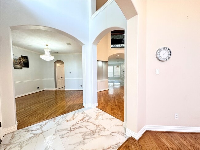 Building Photo - 2819 Lake Shore Harbour Dr