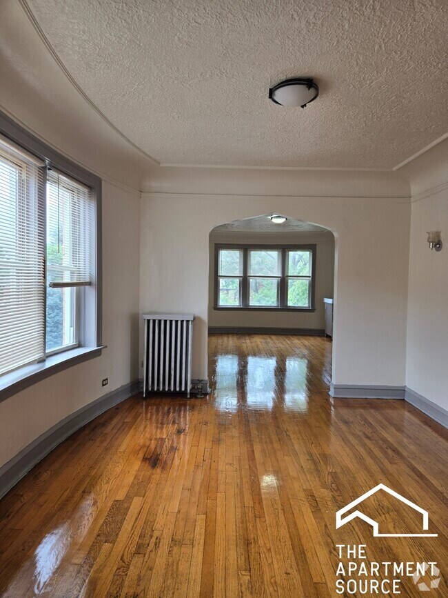Building Photo - 834 N Massasoit Ave