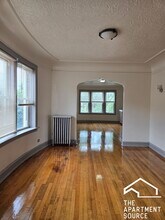 Building Photo - 834 N Massasoit Ave