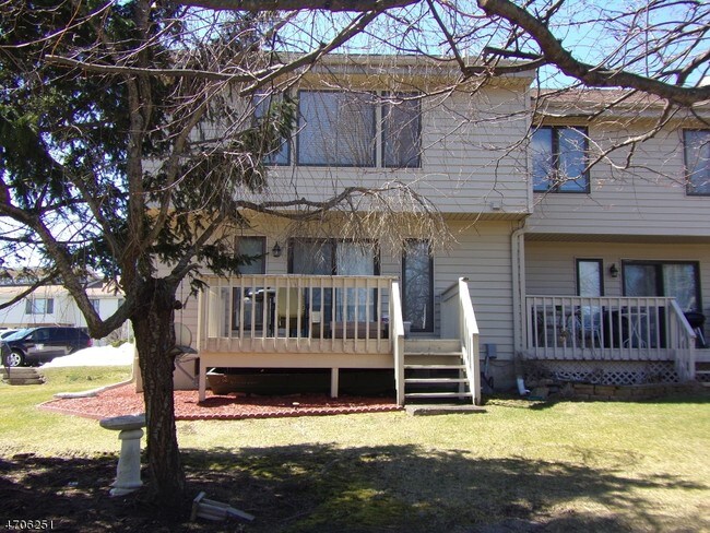 Building Photo - 290 Cheyenne Rd