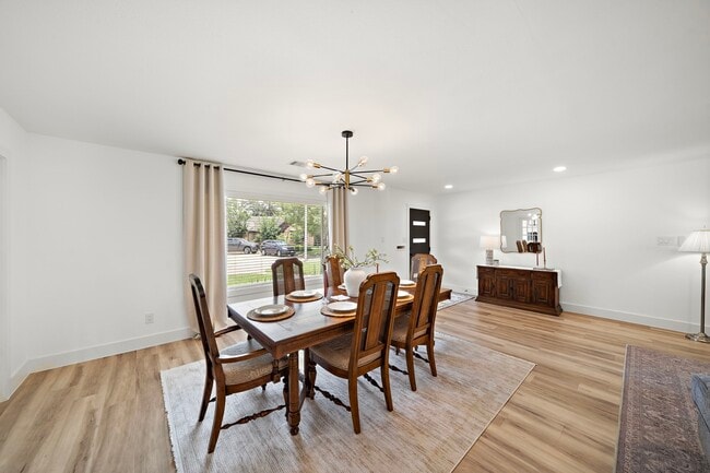 Foto del edificio - 4903 Candleglow Dr