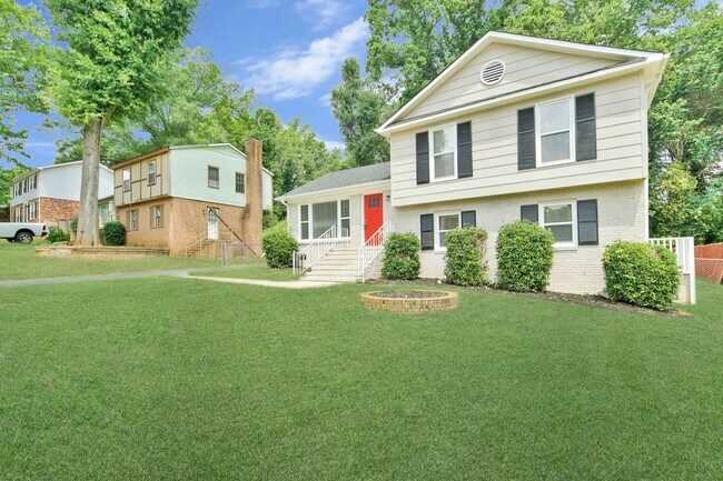 Foto del edificio - 6301 Old Coach Rd