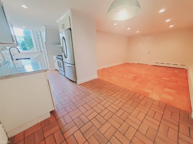 Foto del edificio - 1 br, 1 bath Townhome - 7 Reynolds Pl Unit B