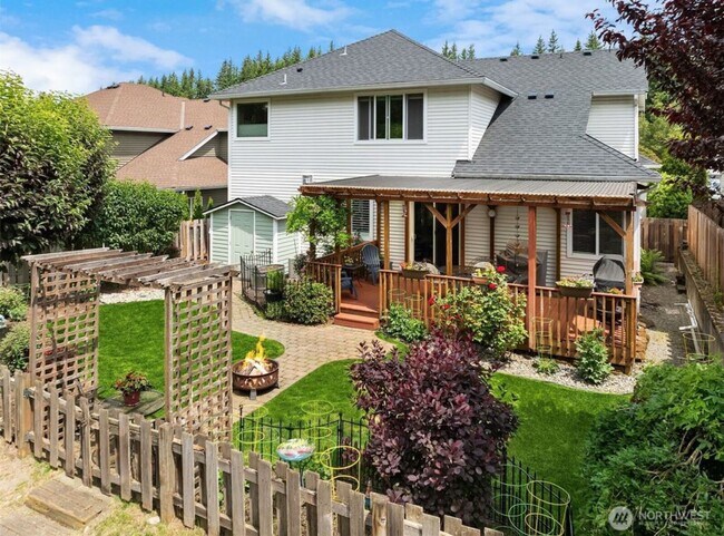 Foto del edificio - Beautiful Maple Ridge Highlands Home in Ma...