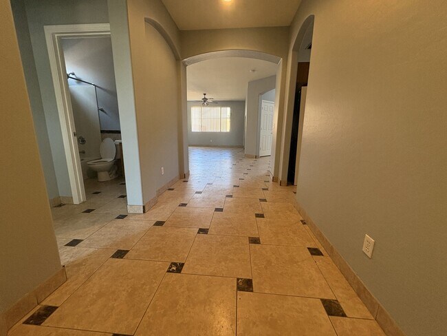 Foto del edificio - 16519 N 71st Ave