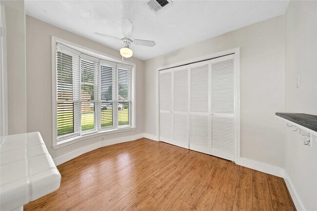Foto del edificio - 626 Park Knoll Ln
