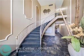 Building Photo - 9000 Jacaranda Ln