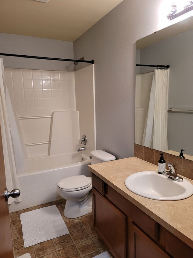 Building Photo - 15717 26th Ave W