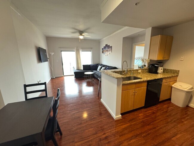 Foto del edificio - One Bedroom Furnished/Unfurnished Condo in Uptown Charlotte
