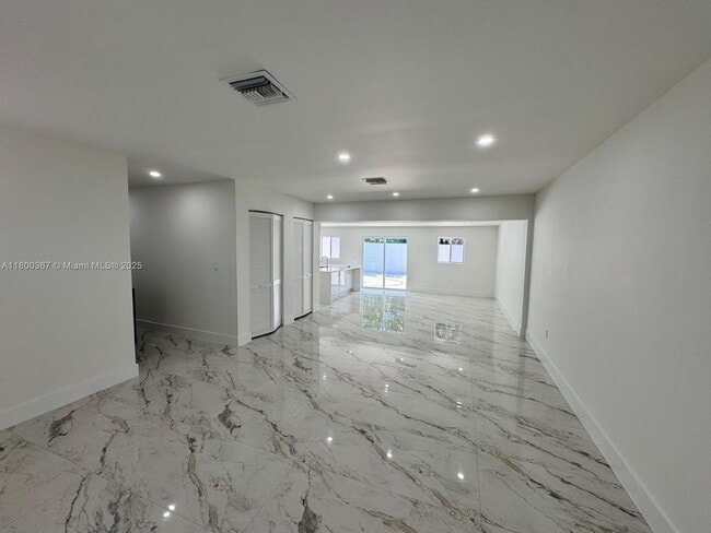 Foto del edificio - 11000 SW 47th Terrace