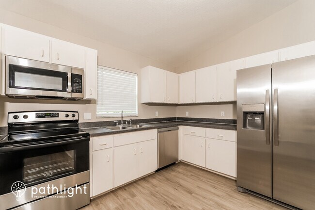 Building Photo - 5271 Beckham St
