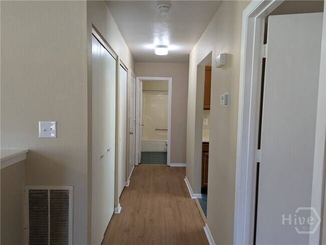 Foto del edificio - 502 Greenbay Ave