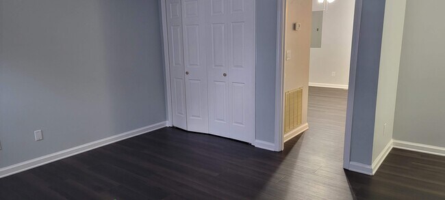 Conexiones para lavadora y secadora - 1330 Shipley Church Rd