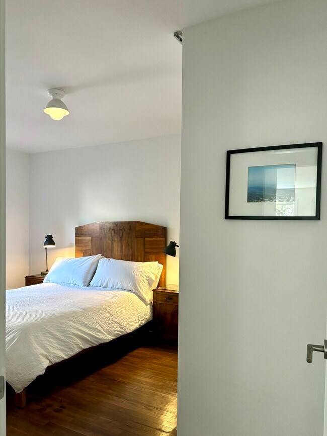 Foto del edificio - 715 24th Ave