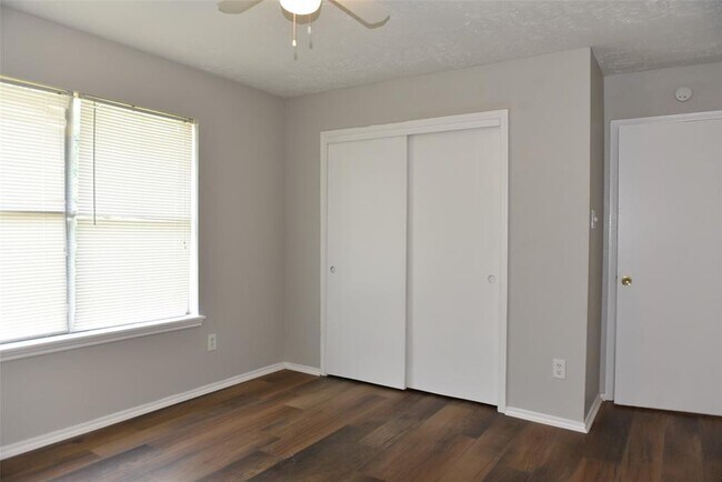Building Photo - Glenmeadow Drive, Stafford, TX 77477 - 4 BR 2.5 BA single-family home