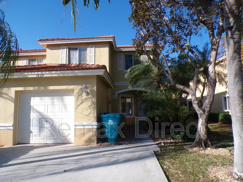 Building Photo - 1620 Cetona Dr