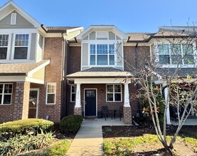 Building Photo - 2216 Knowles Ave