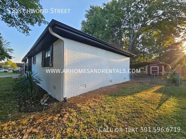 Foto del edificio - 5 Beechwood Street | $1495 | 3 beds, 2 ful...