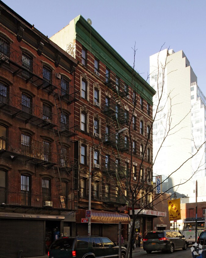 Building Photo - 121-123 Rivington St