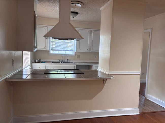Building Photo - 1203 Greenbriar St