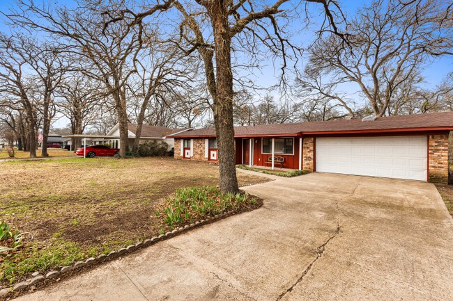 Foto del edificio - 316 S Barbara St