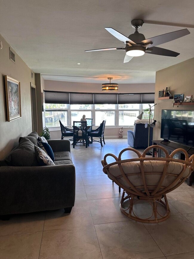 Foto del edificio - 3121 NE 51st St