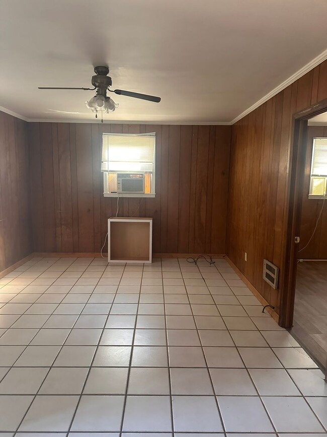 Foto del edificio - 1124 Erskine Rd