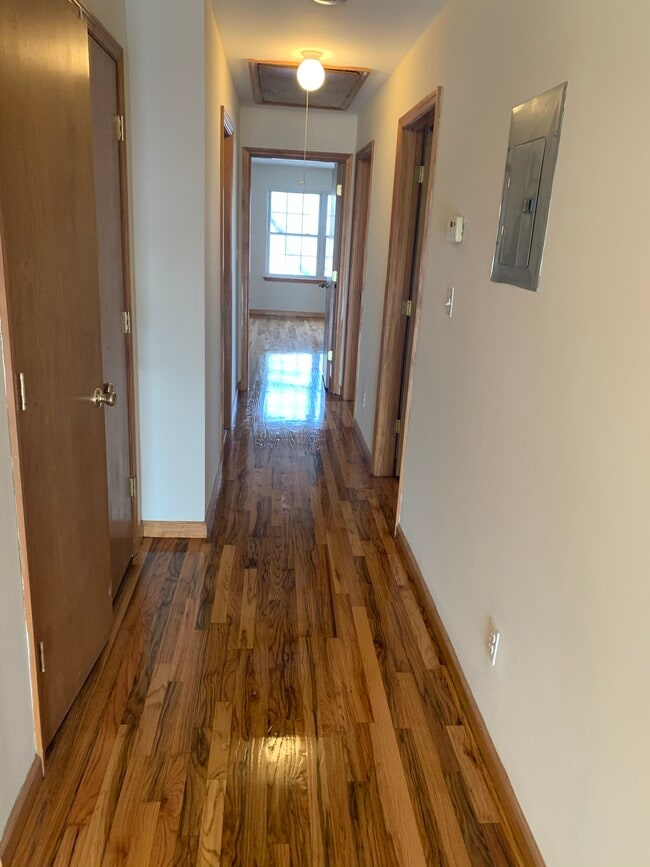 Foto del edificio - 555 Livingston St