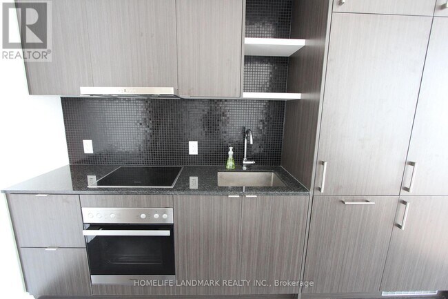 Building Photo - 100 Harbour St