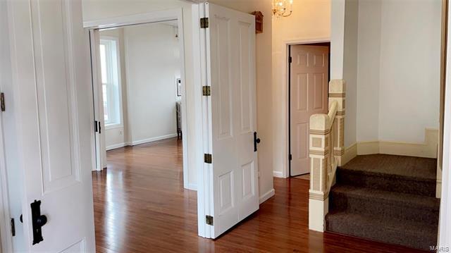 Foto del edificio - 315 E 3rd St