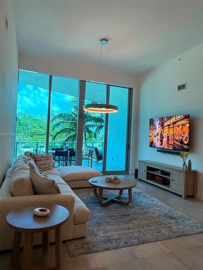 Building Photo - 701 N Fort Lauderdale Beach Blvd