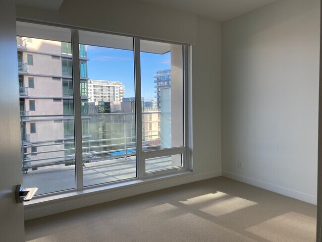 Photo du bâtiment - 6622 Pearson Way