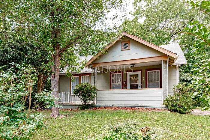 Primary Photo - 644 S Irwin Ave