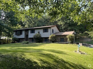 Building Photo - 135 Mills Rd