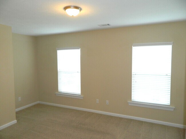 Foto del edificio - 835 Williford Run Dr